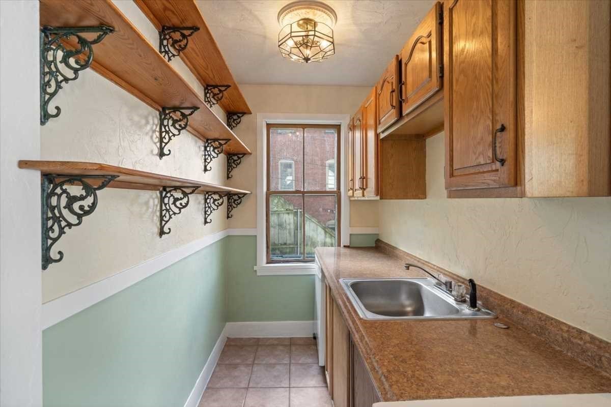 13 Congress St Property Photo 17