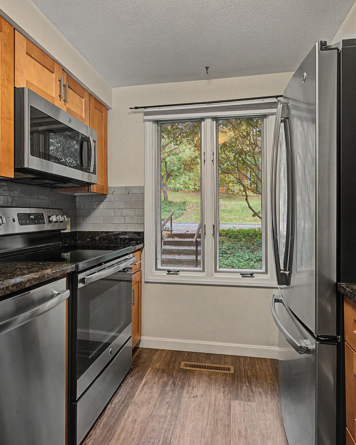 15 Emerson Ct # 15 Property Photo 6