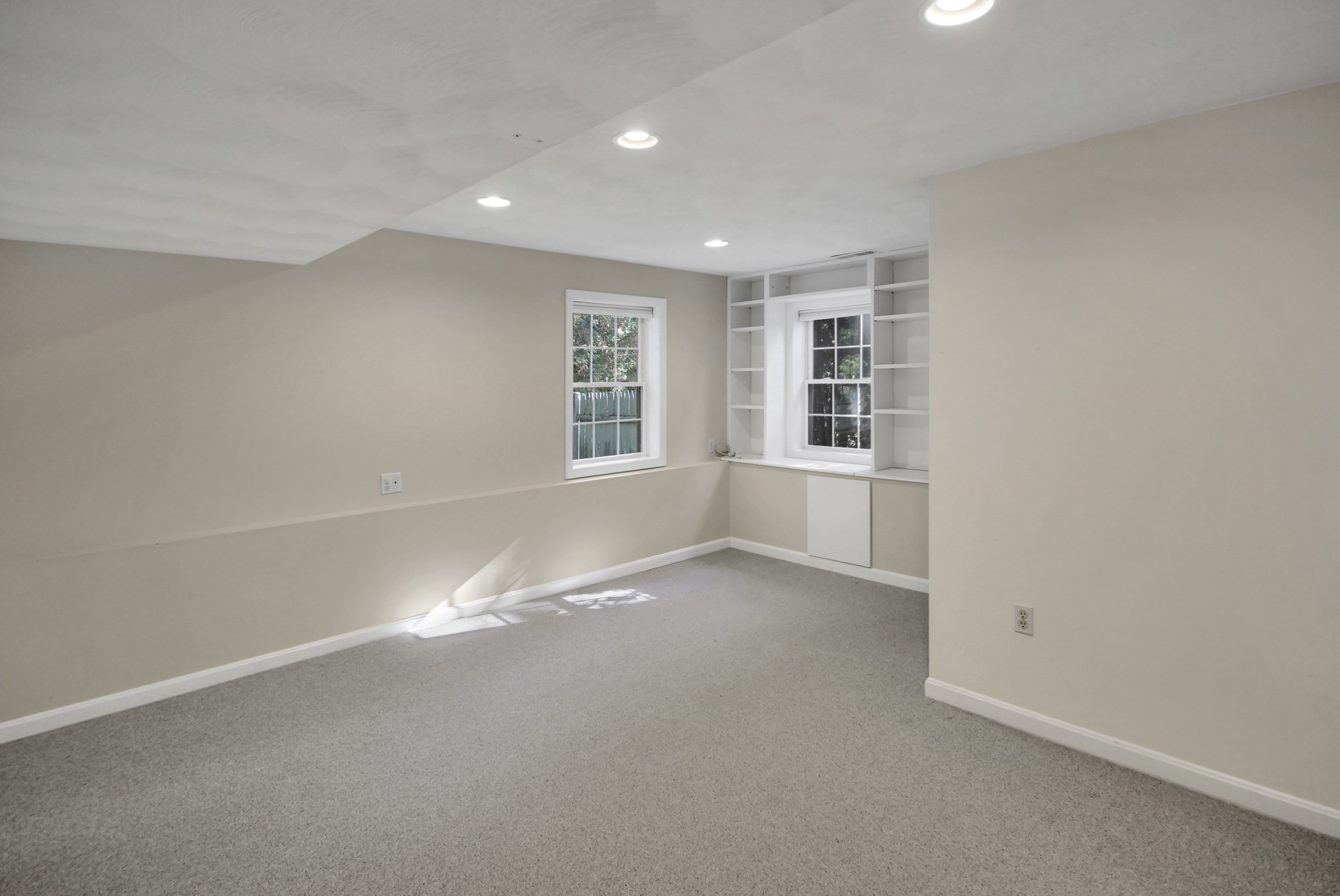 170 Bay State Rd Property Photo 31