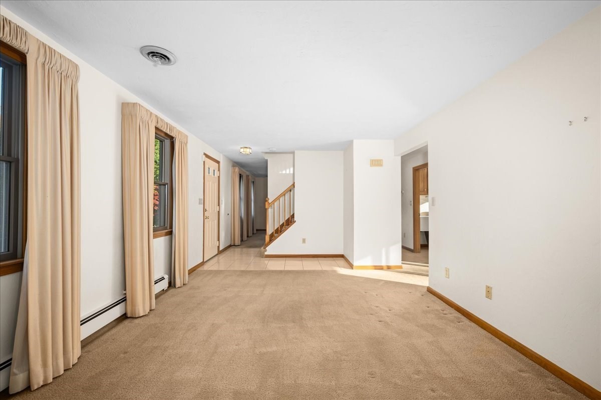 4 Garrison Ln Property Photo 10