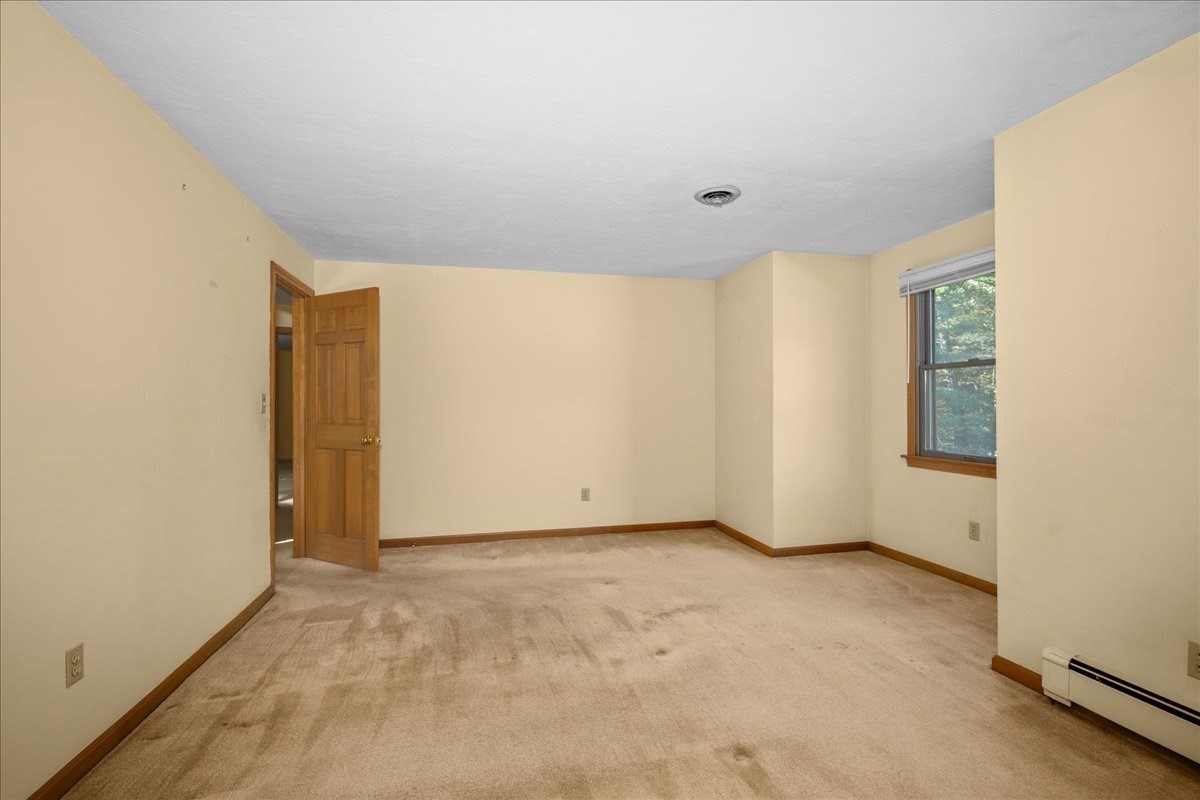 4 Garrison Ln Property Photo 27