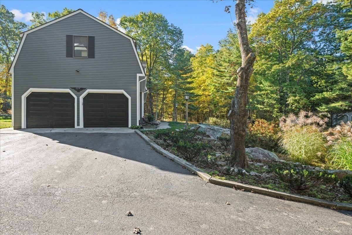 4 Garrison Ln Property Photo 39