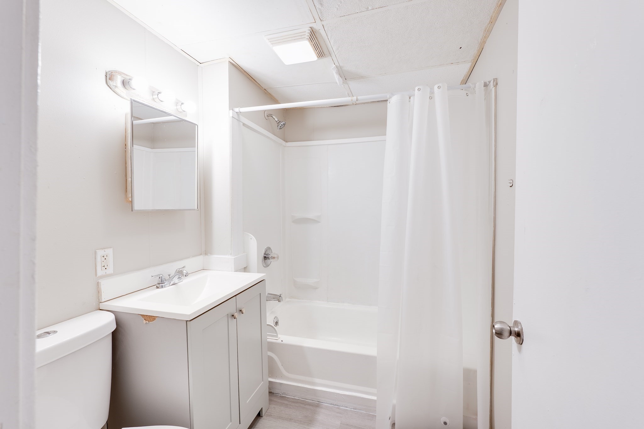 468 Liberty Street # 3r Property Photo 3
