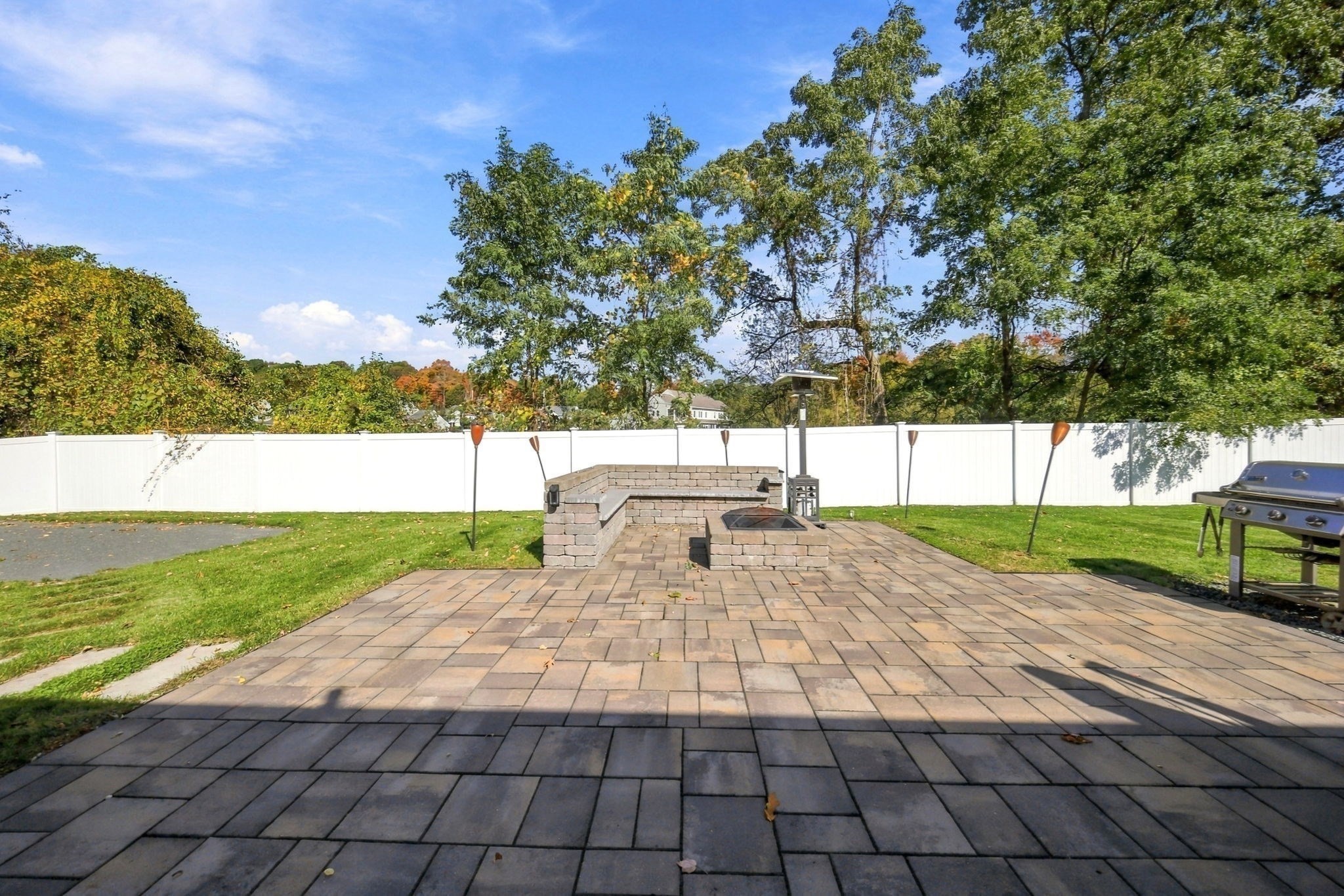 23 Grandview Property Photo 6