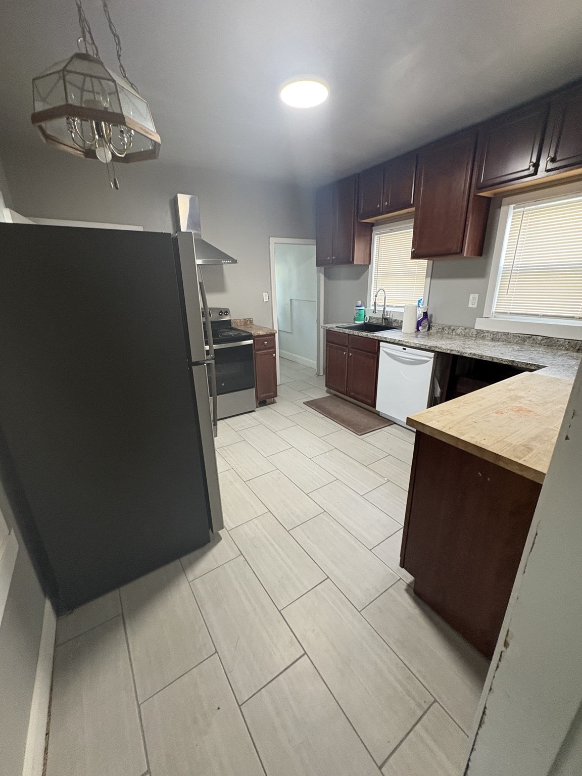 1088 Bridge St Property Photo 3