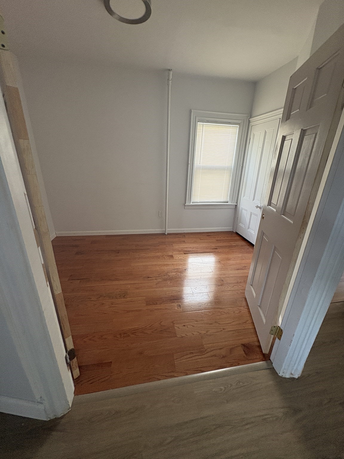 1088 Bridge St Property Photo 4
