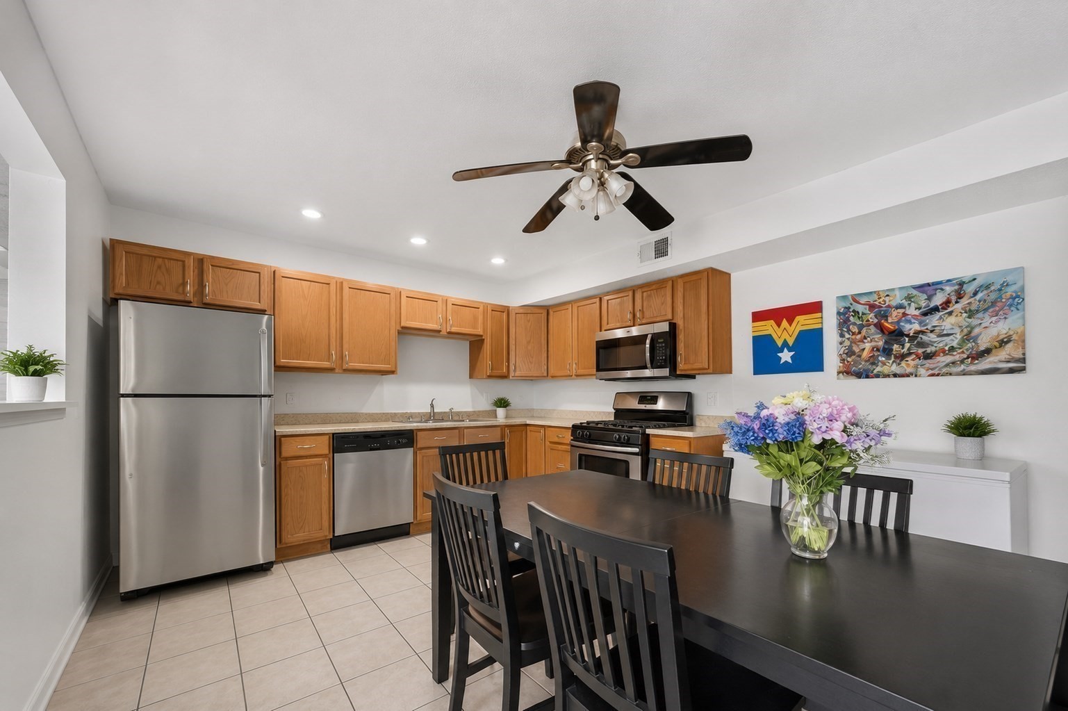 526 3rd St Property Photo 6