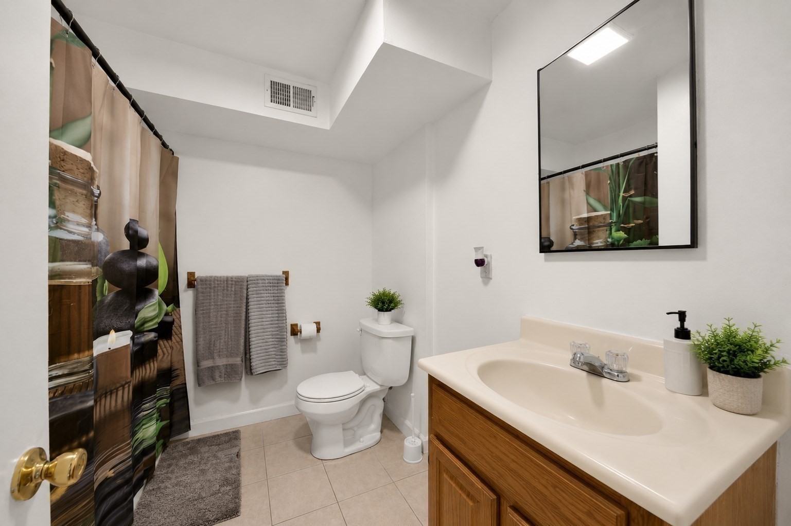 526 3rd St Property Photo 13