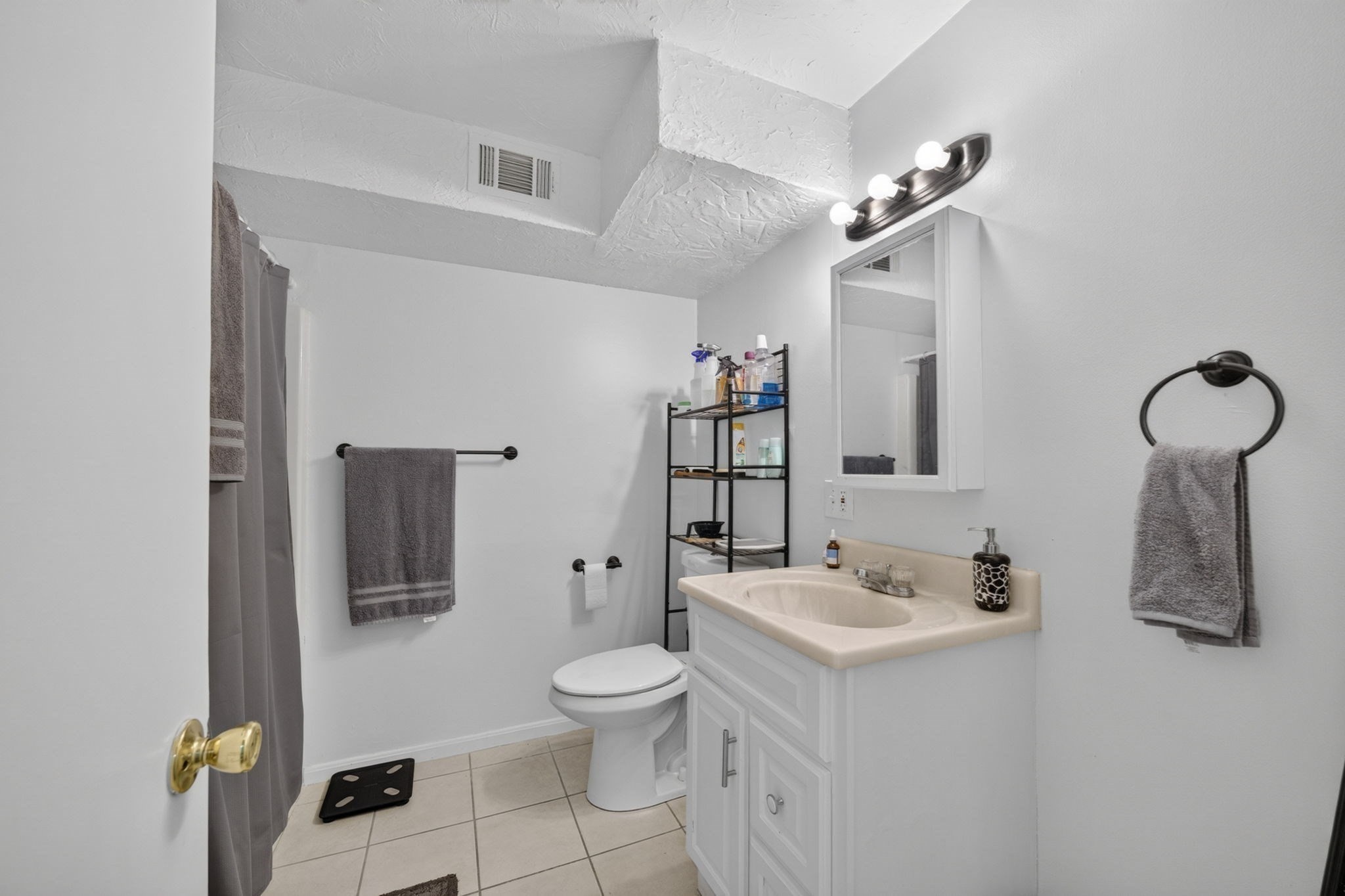 526 3rd St Property Photo 14