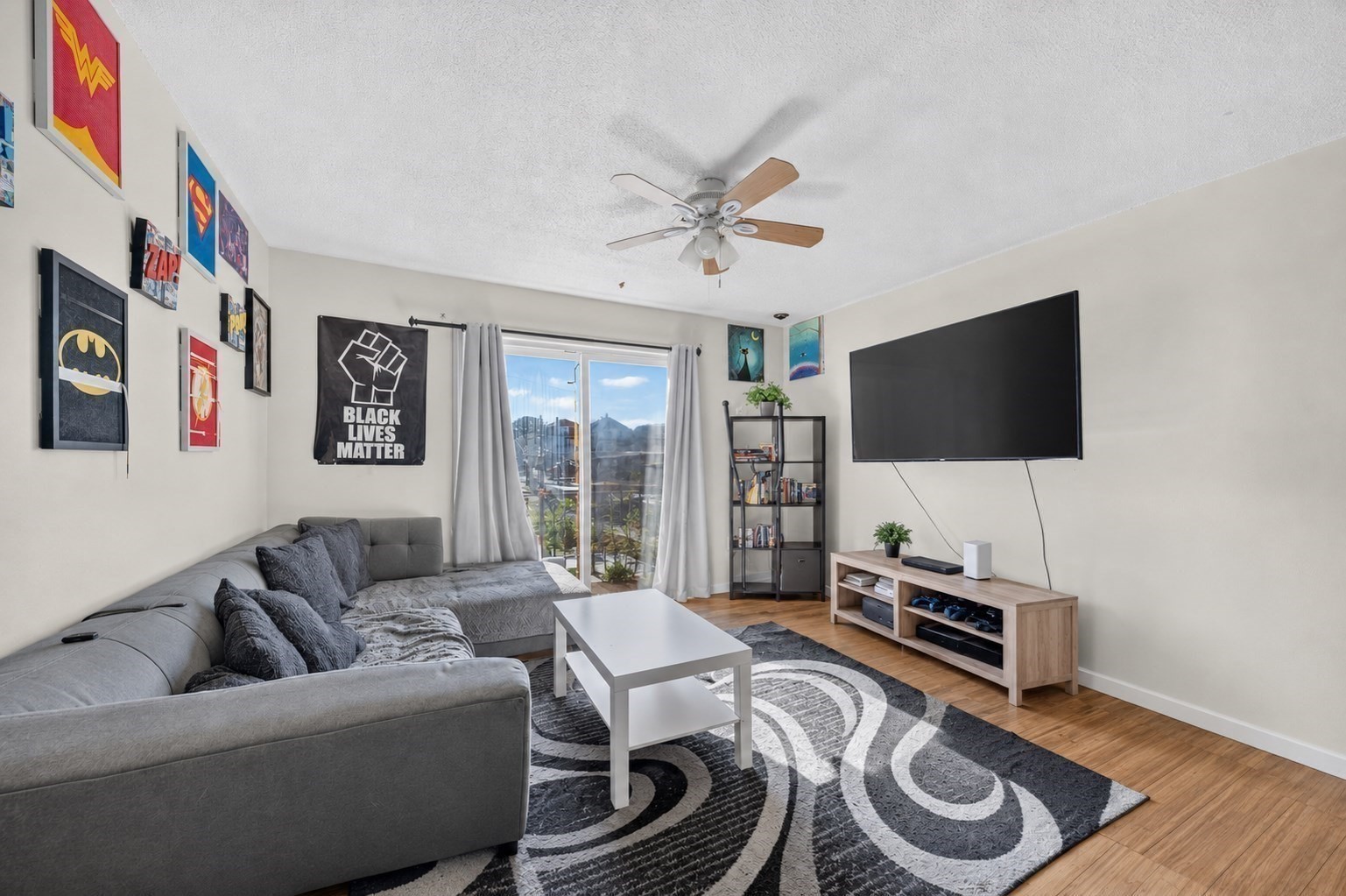 526 3rd St Property Photo 18
