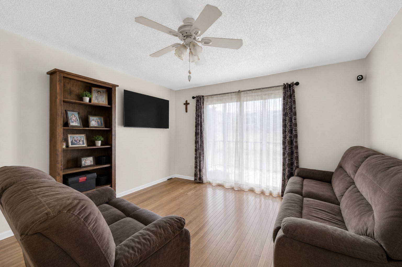 526 3rd St Property Photo 21