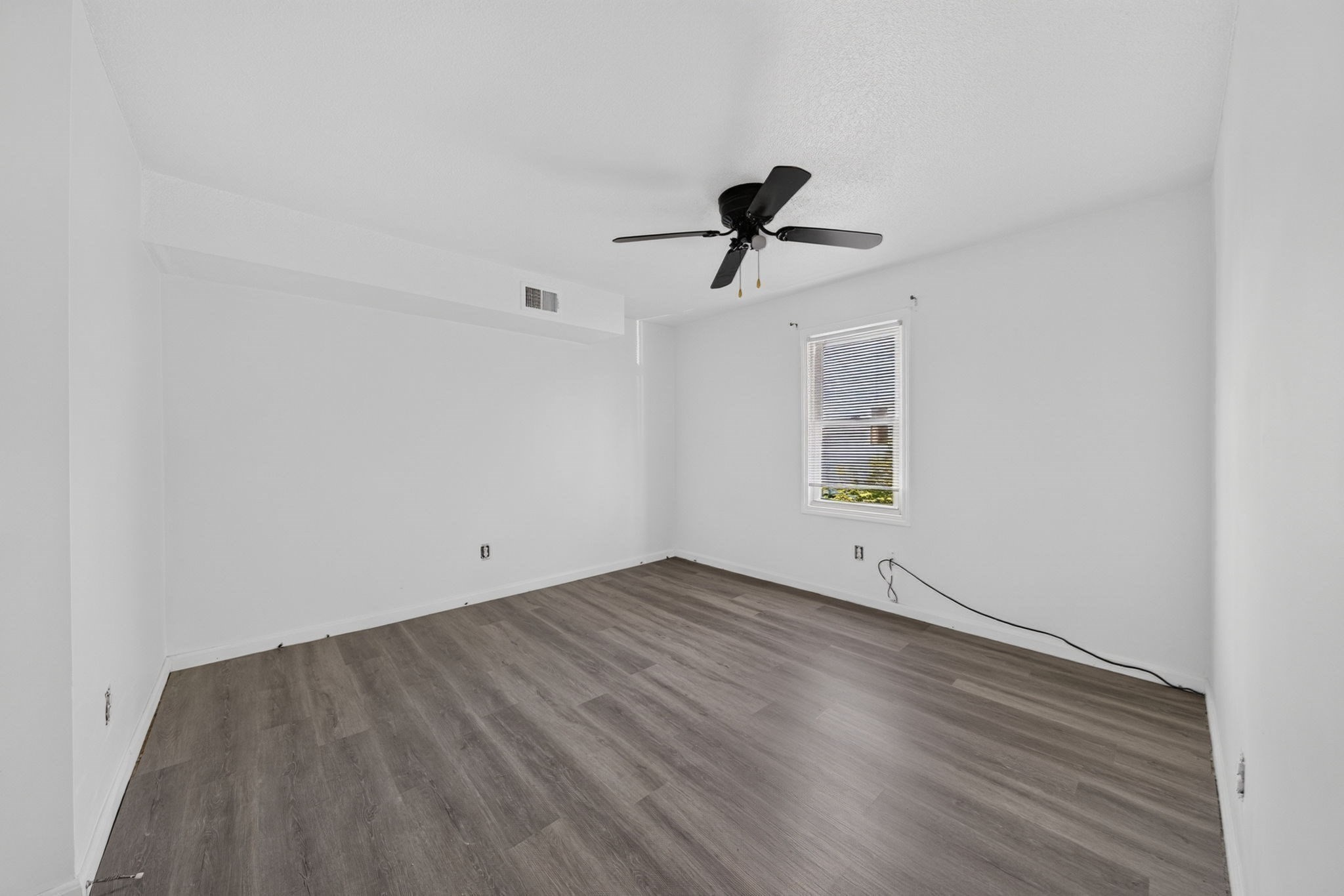 526 3rd St Property Photo 31