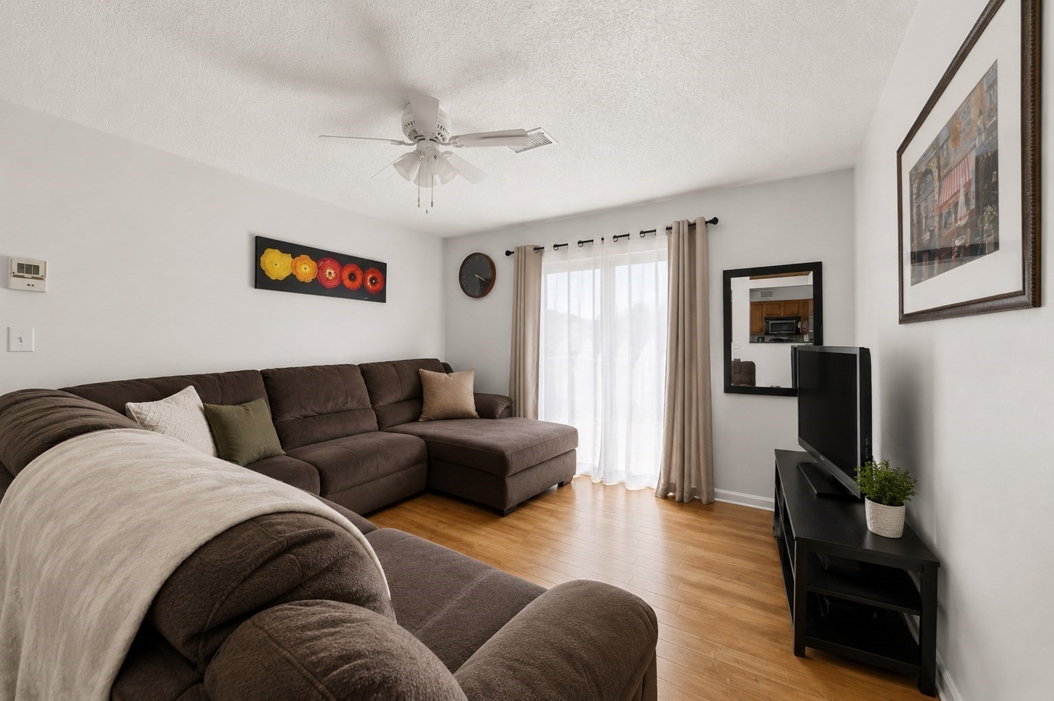 526 3rd St Property Photo 33