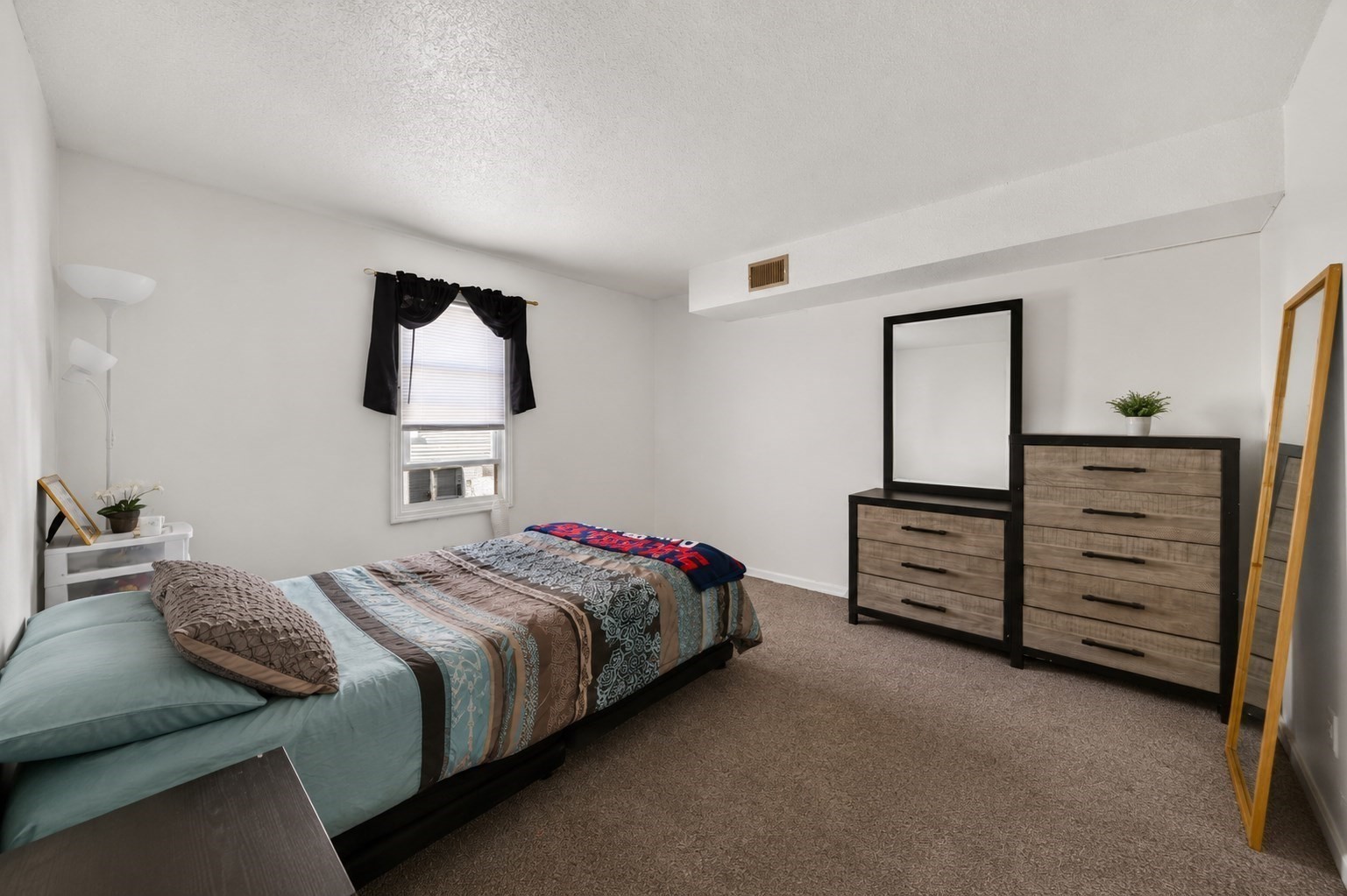 526 3rd St Property Photo 35