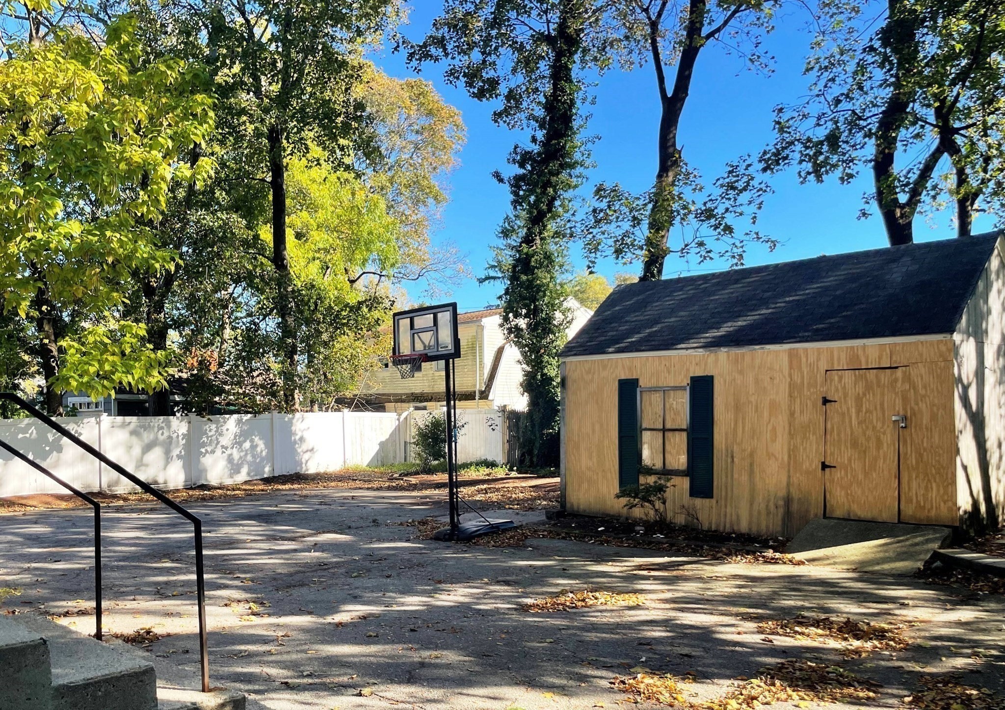 166 Chauncy St Property Photo 3