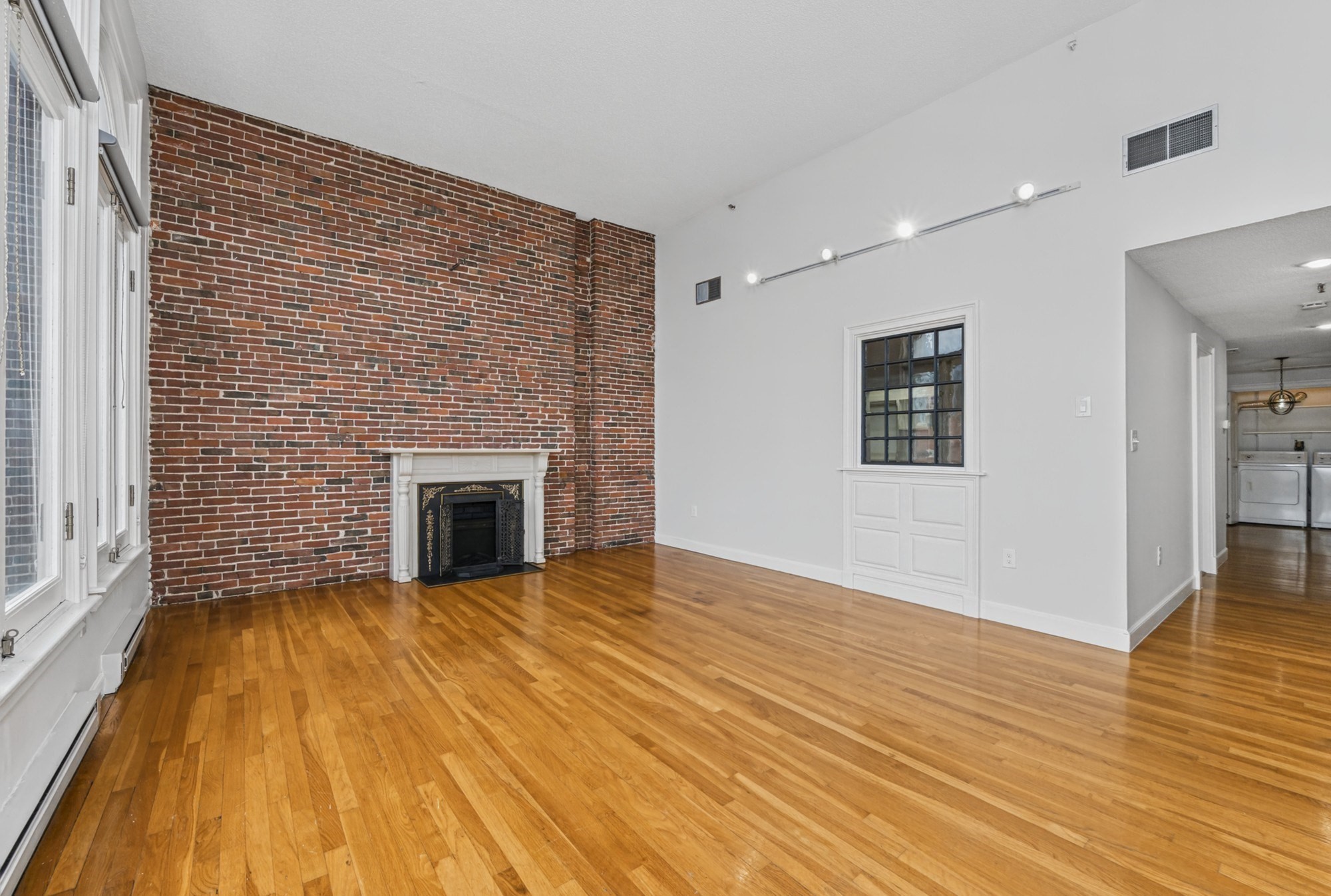219 Central St # 3a Property Photo 7
