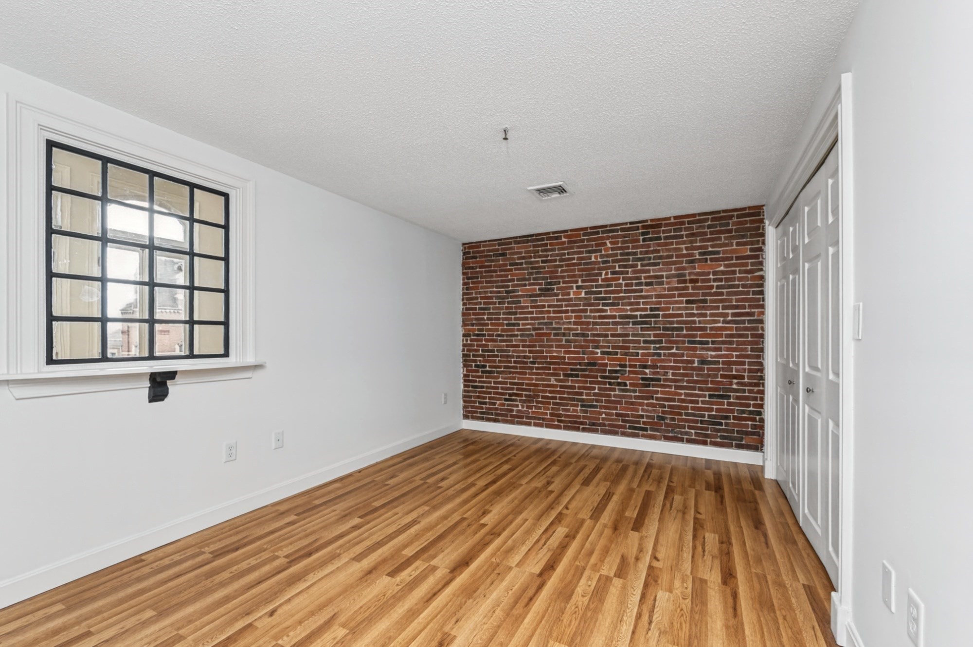 219 Central St # 3a Property Photo 12