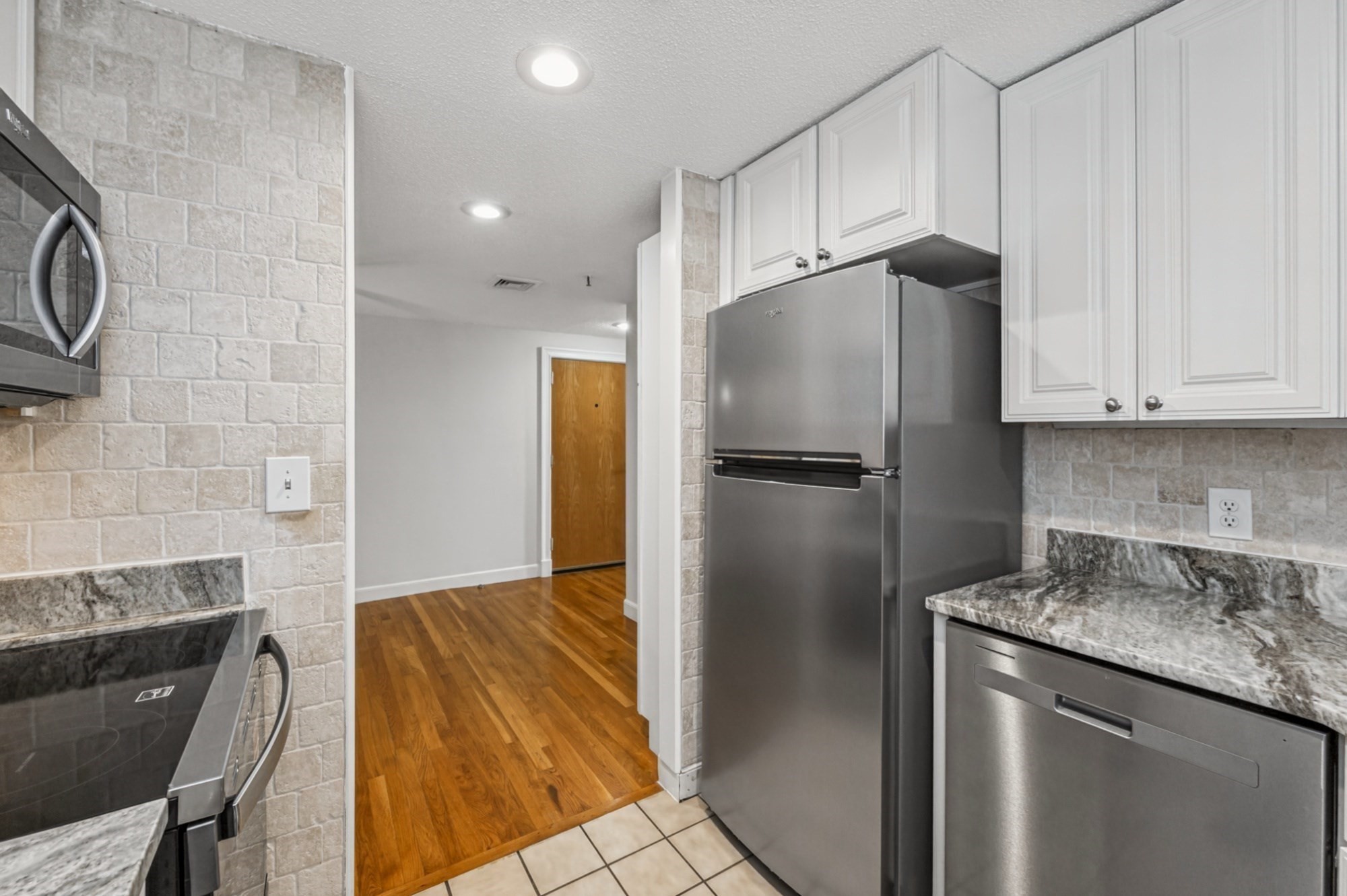 219 Central St # 3a Property Photo 16