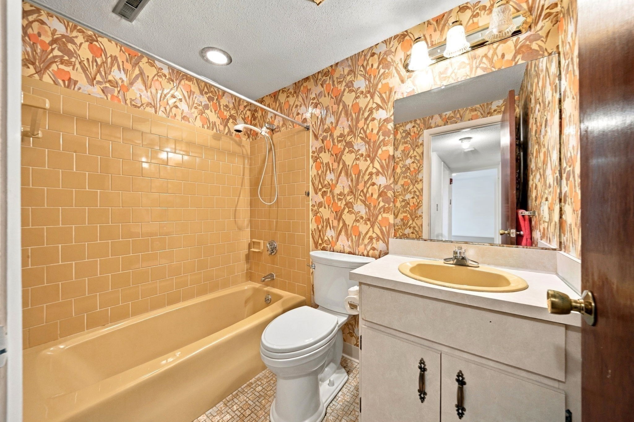 36 Jessica Dr Property Photo 8