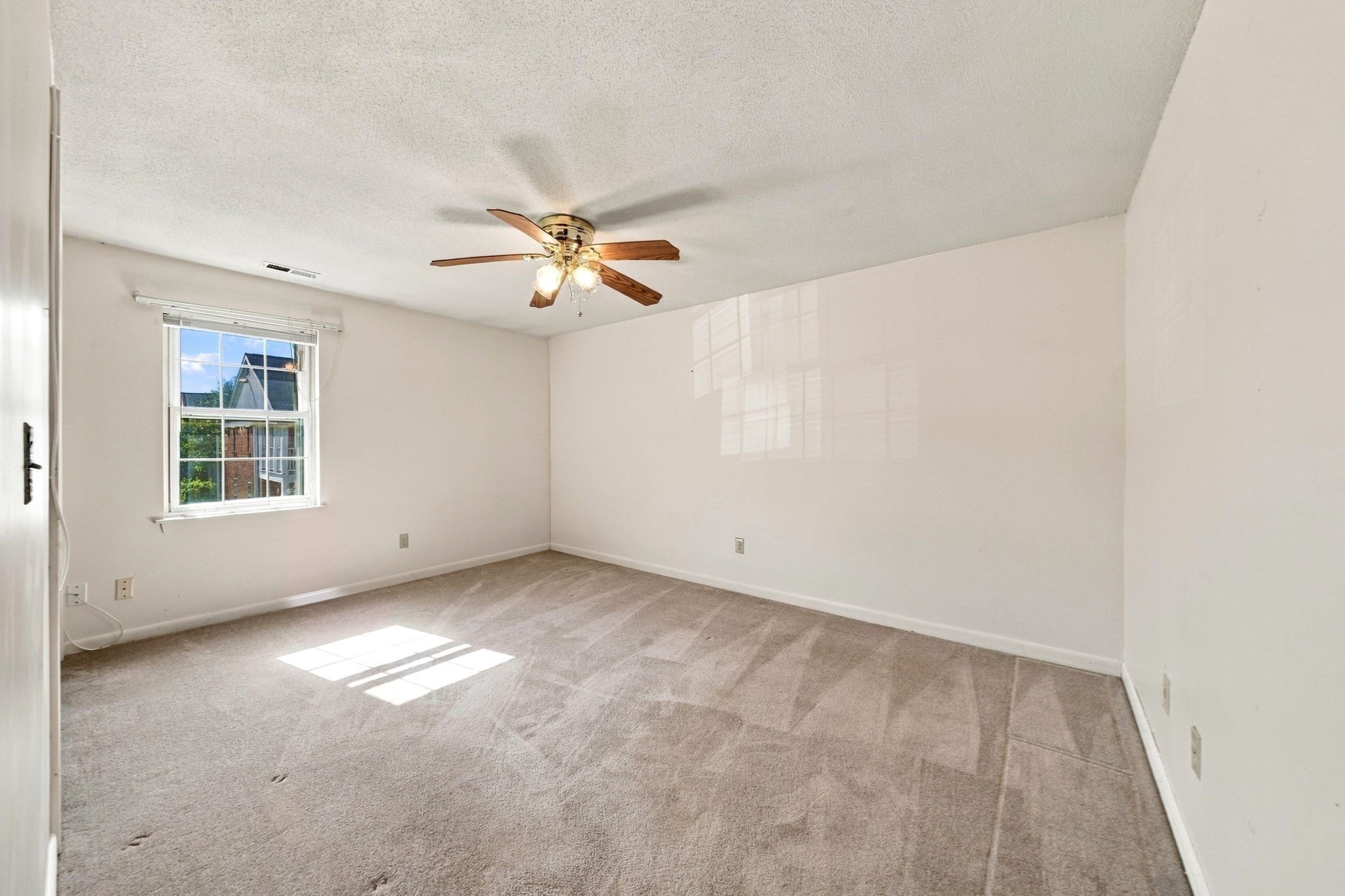 36 Jessica Dr Property Photo 16