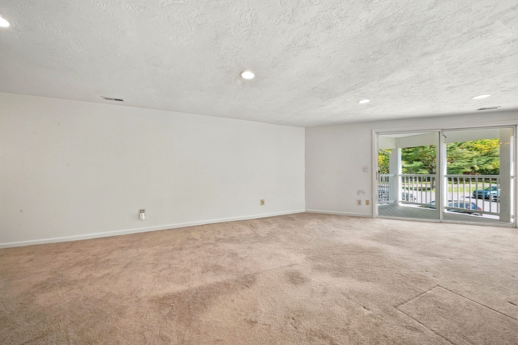 36 Jessica Dr Property Photo 17