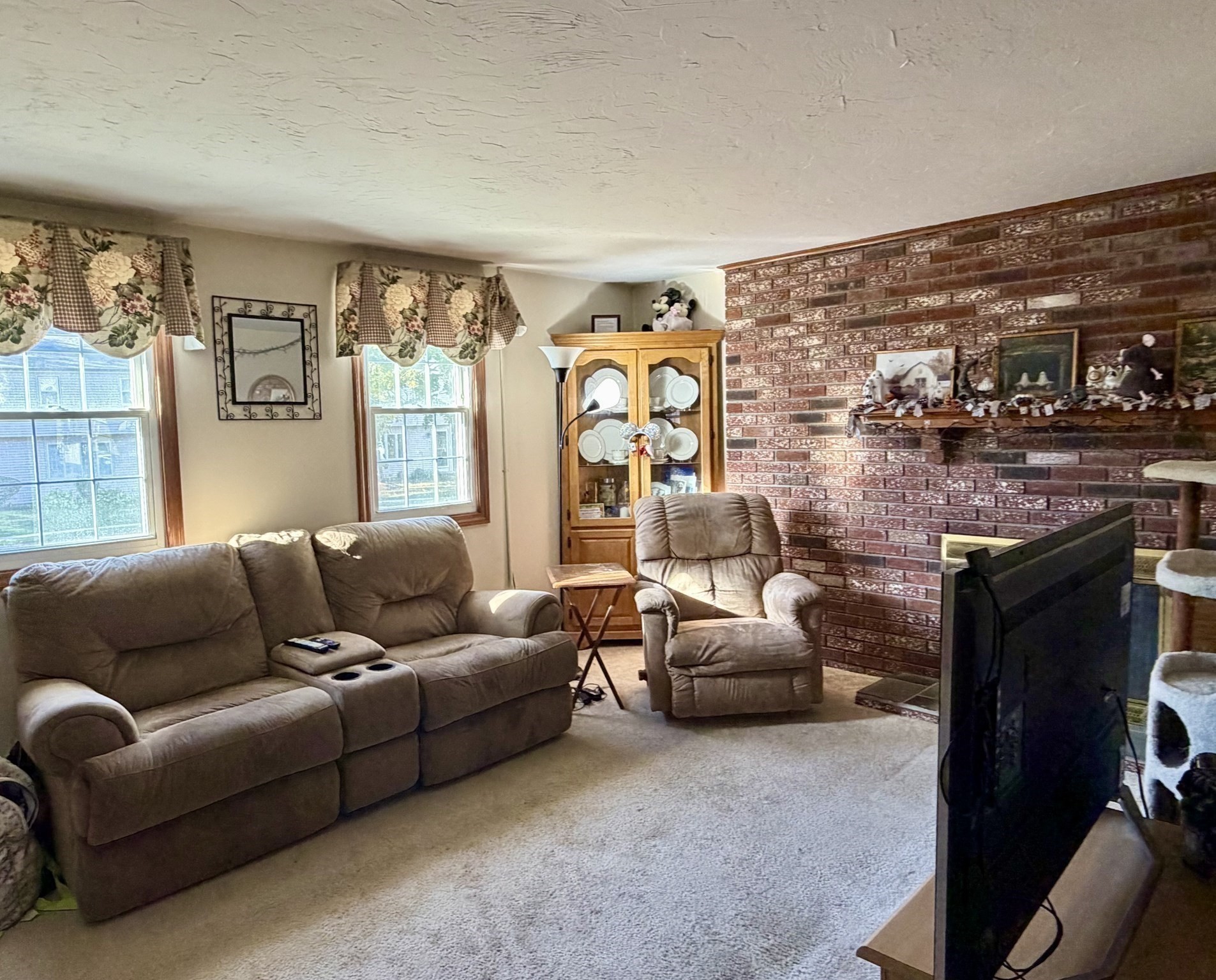 27 Tiffany Cir # 27 Property Photo 3