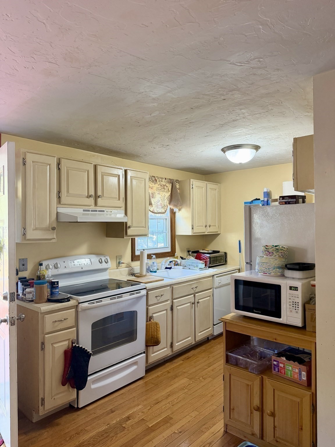 27 Tiffany Cir # 27 Property Photo 4