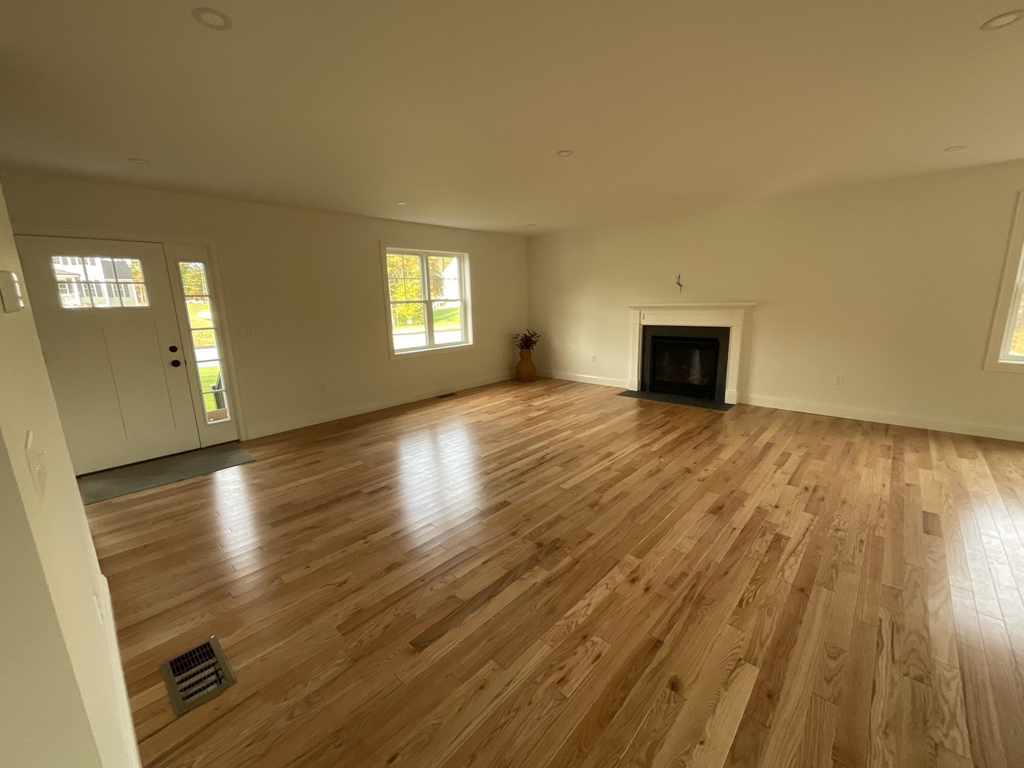 10 Boxberry Lane Property Photo 4