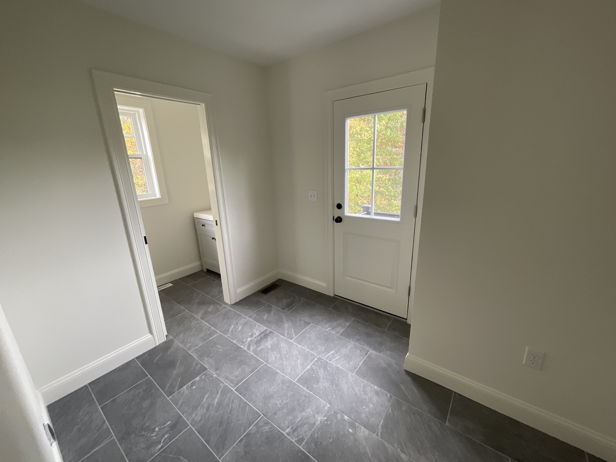 10 Boxberry Lane Property Photo 8