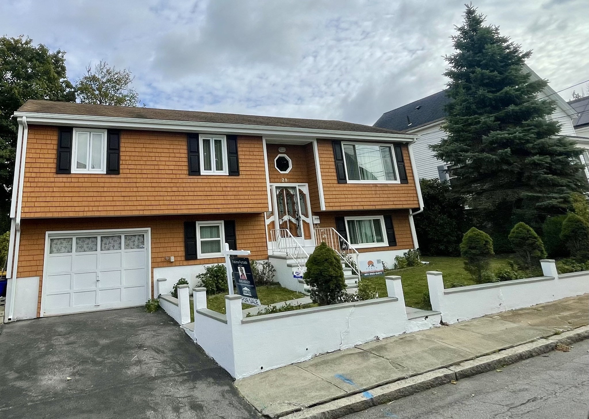 28 Lewis Street