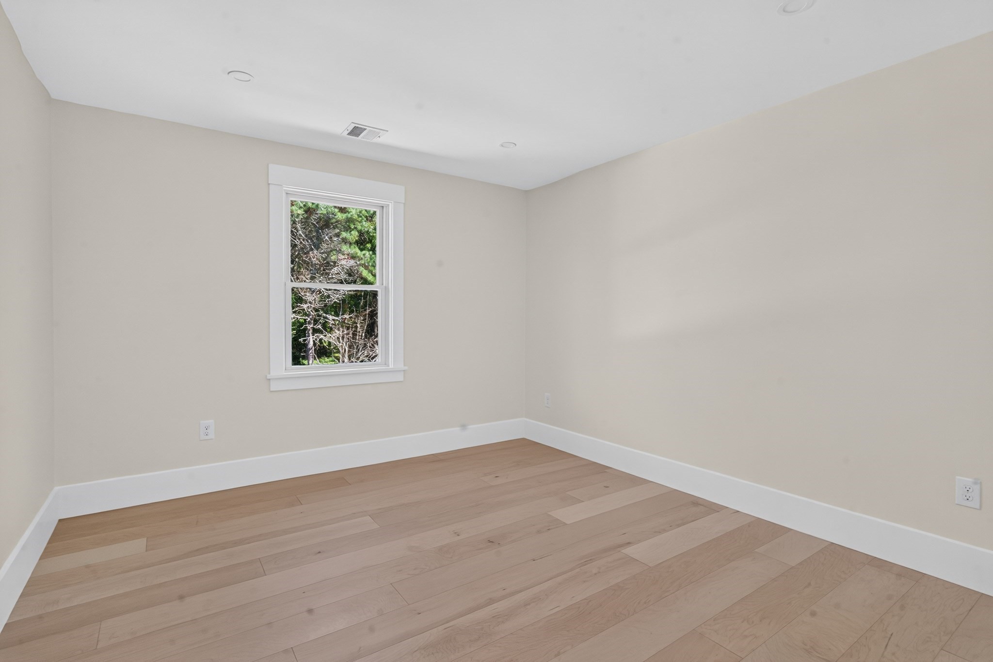 152 Central Ave Property Photo 28