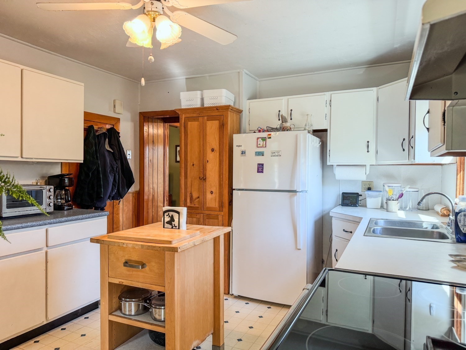 81 Maple Street Property Photo 7