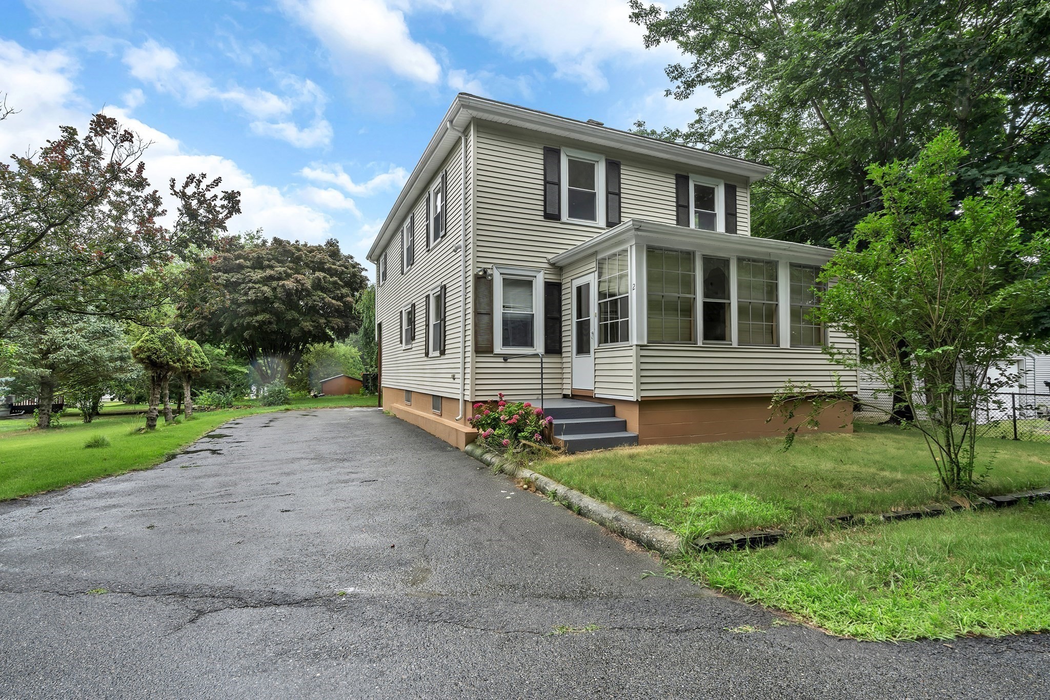 2 Clarendon St Property Photo 3