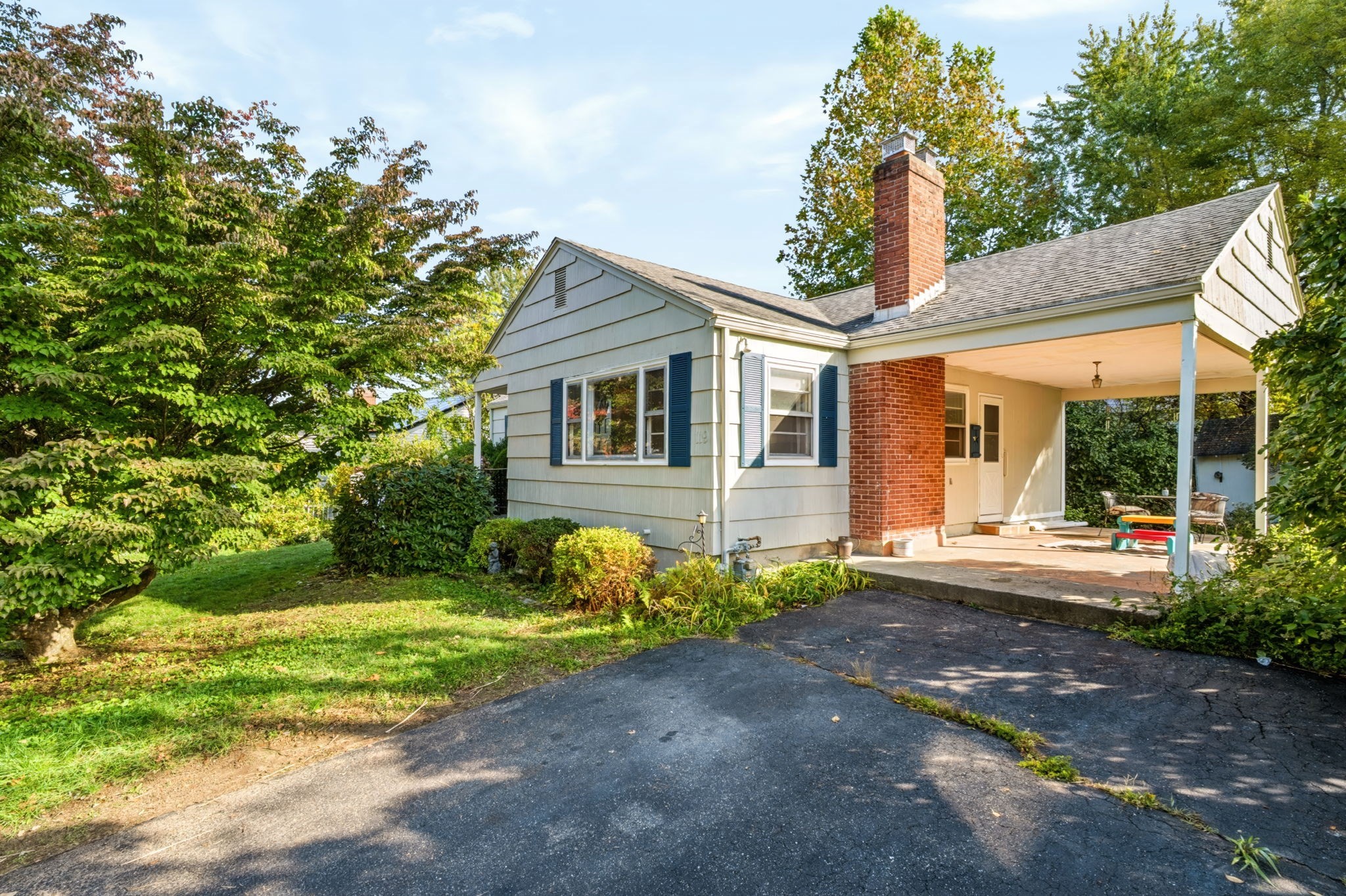 119 Bacon Rd Property Photo 1