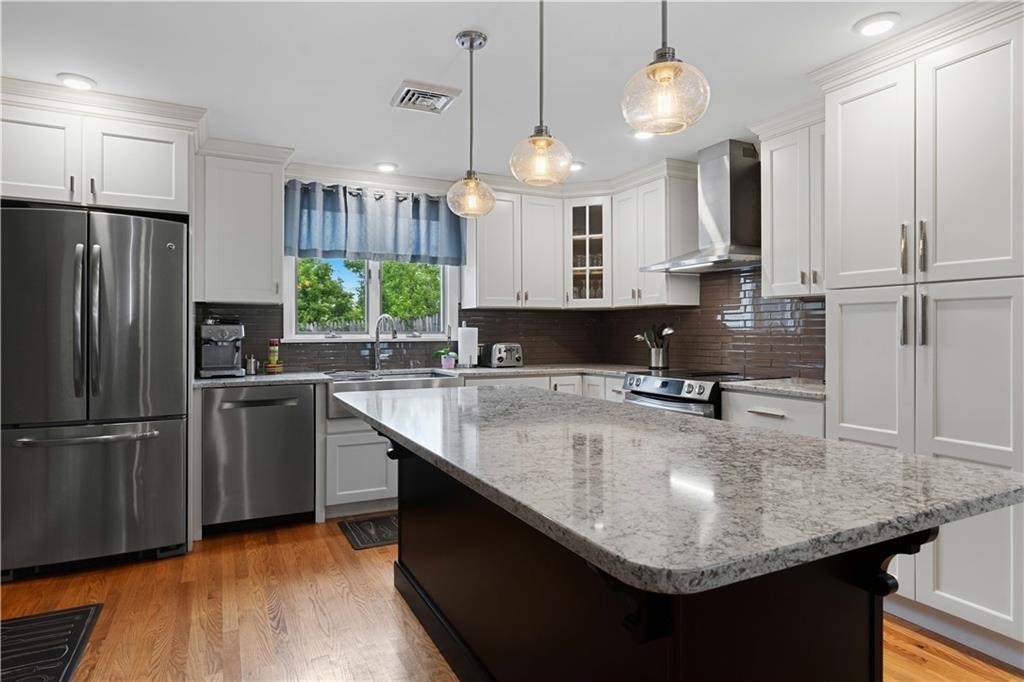 6 Varnum Property Photo 4