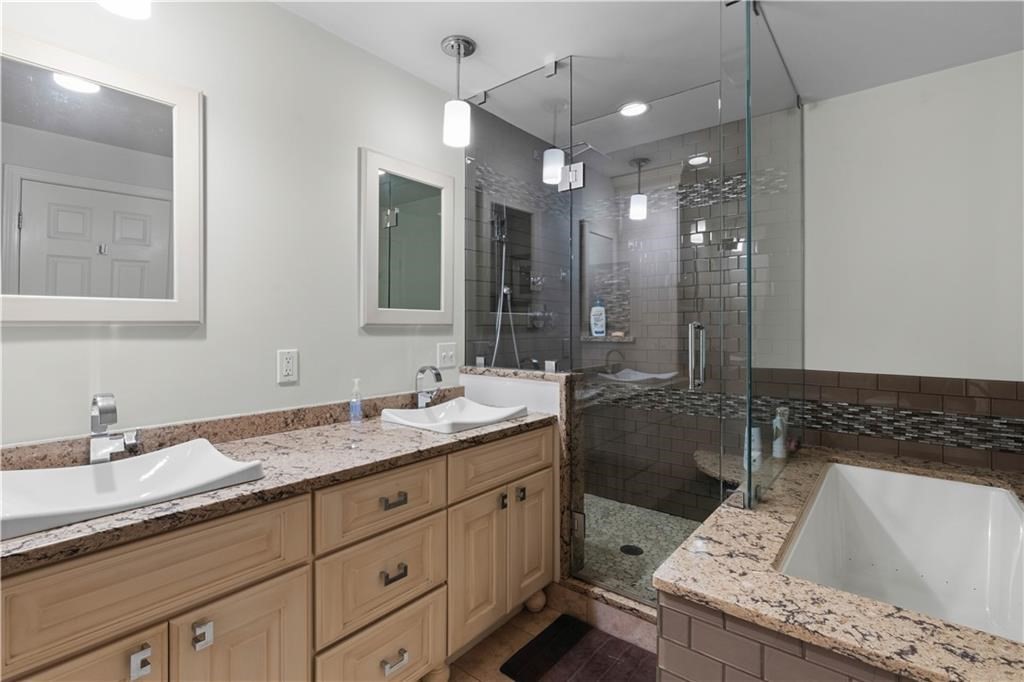 6 Varnum Property Photo 12