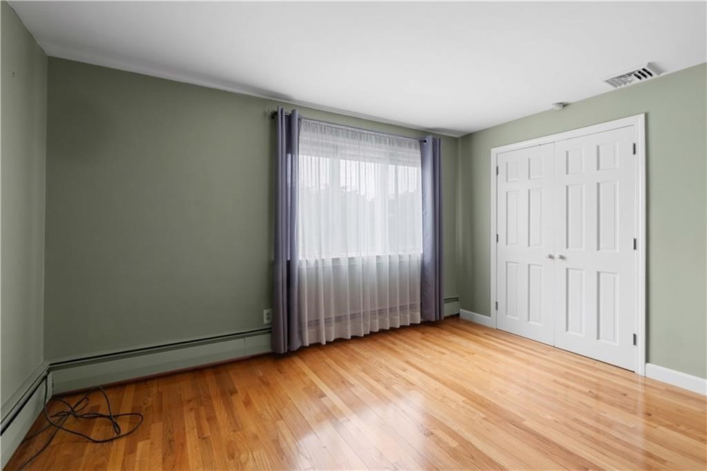 6 Varnum Property Photo 14