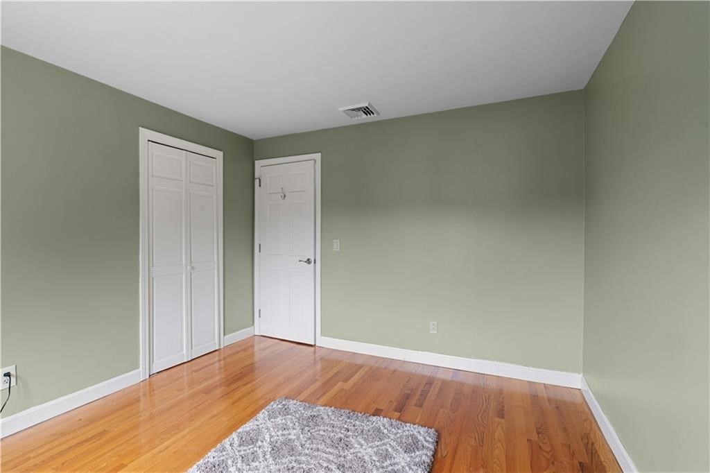 6 Varnum Property Photo 16