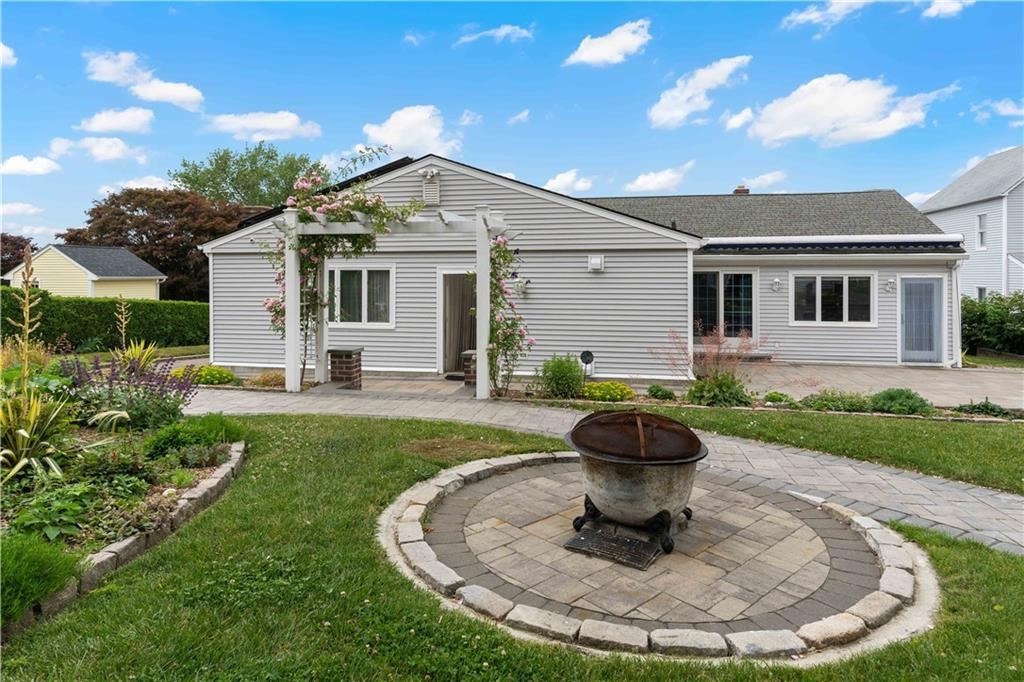 6 Varnum Property Photo 24