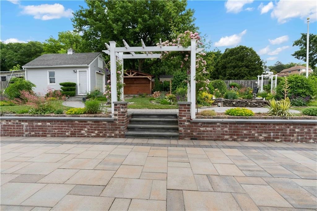 6 Varnum Property Photo 26