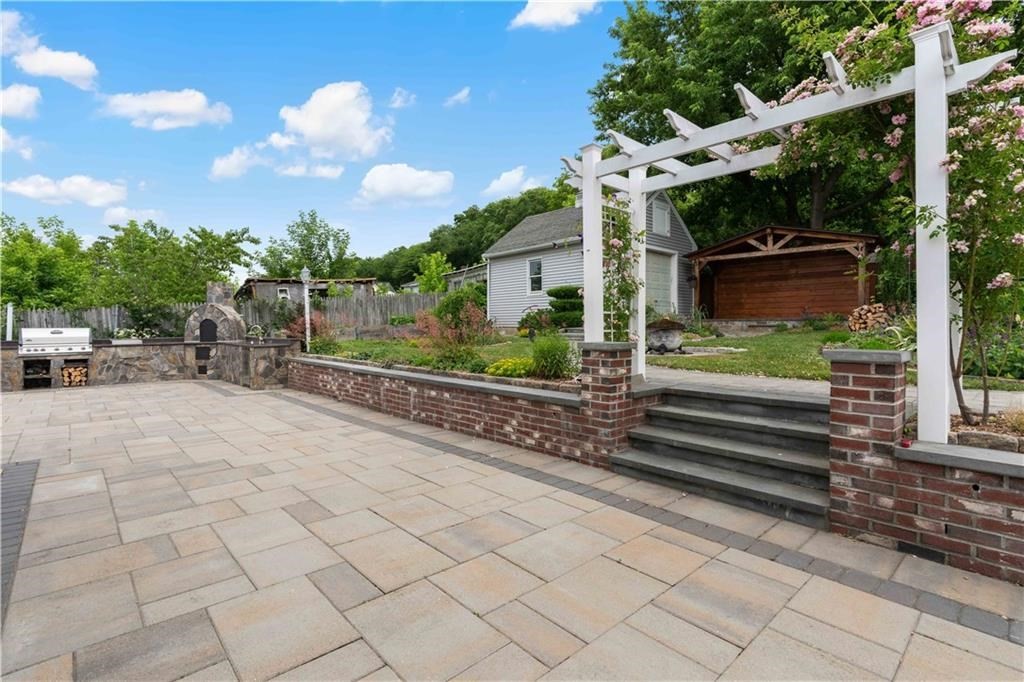 6 Varnum Property Photo 29
