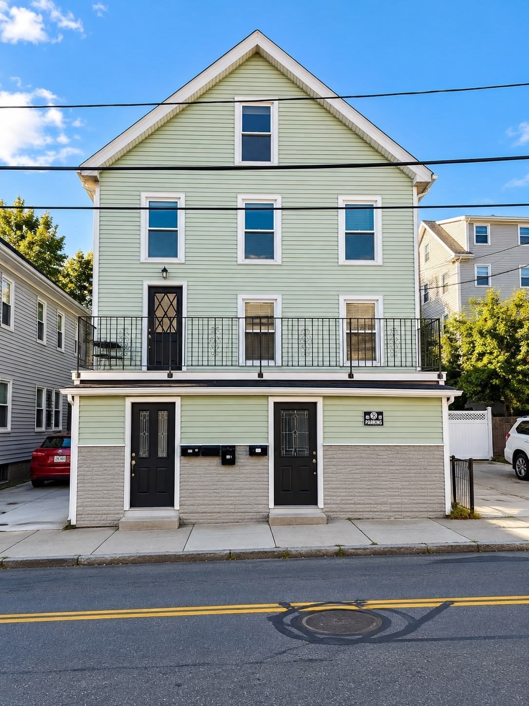 321-323 Lawrence St Property Photo 1