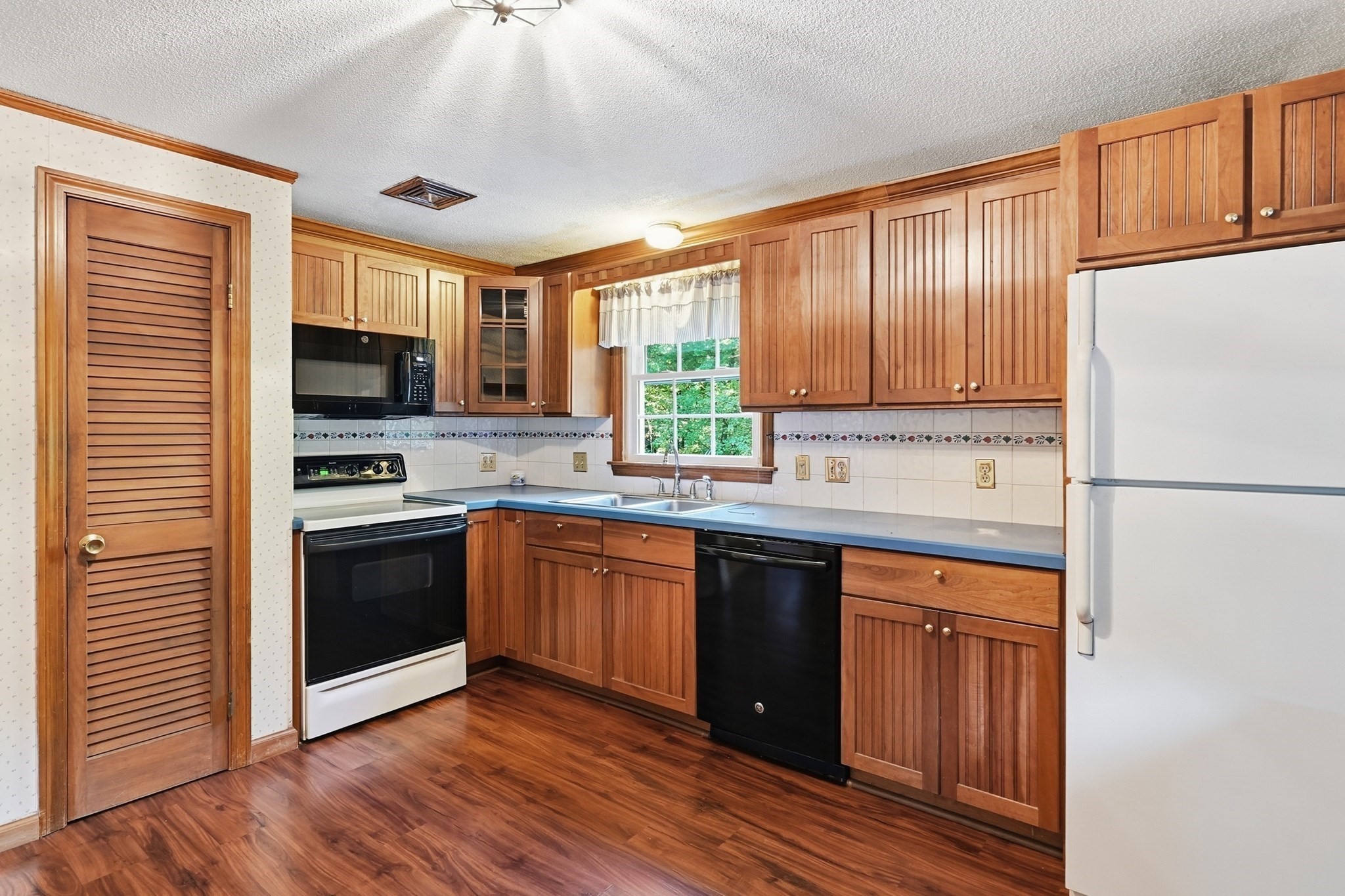 13 Addison Rd Property Photo 13