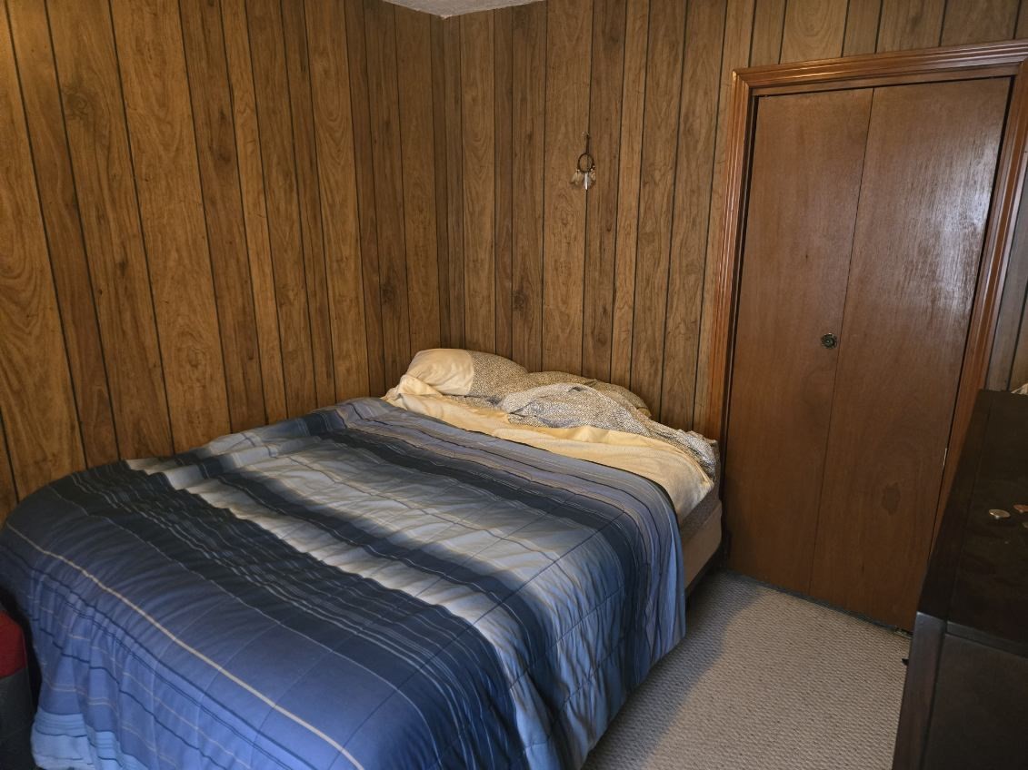 30 Riverview St Property Photo 9