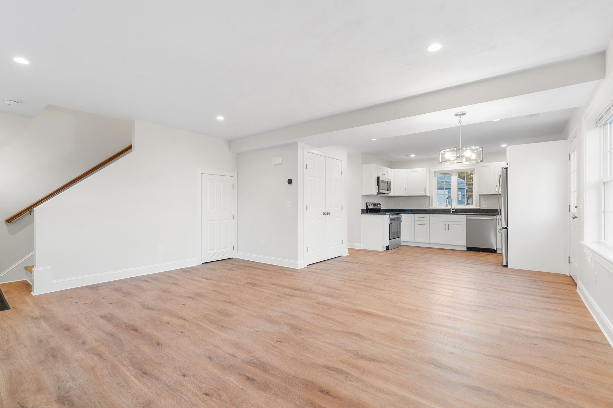 57 Maple Ave # D Property Photo 4