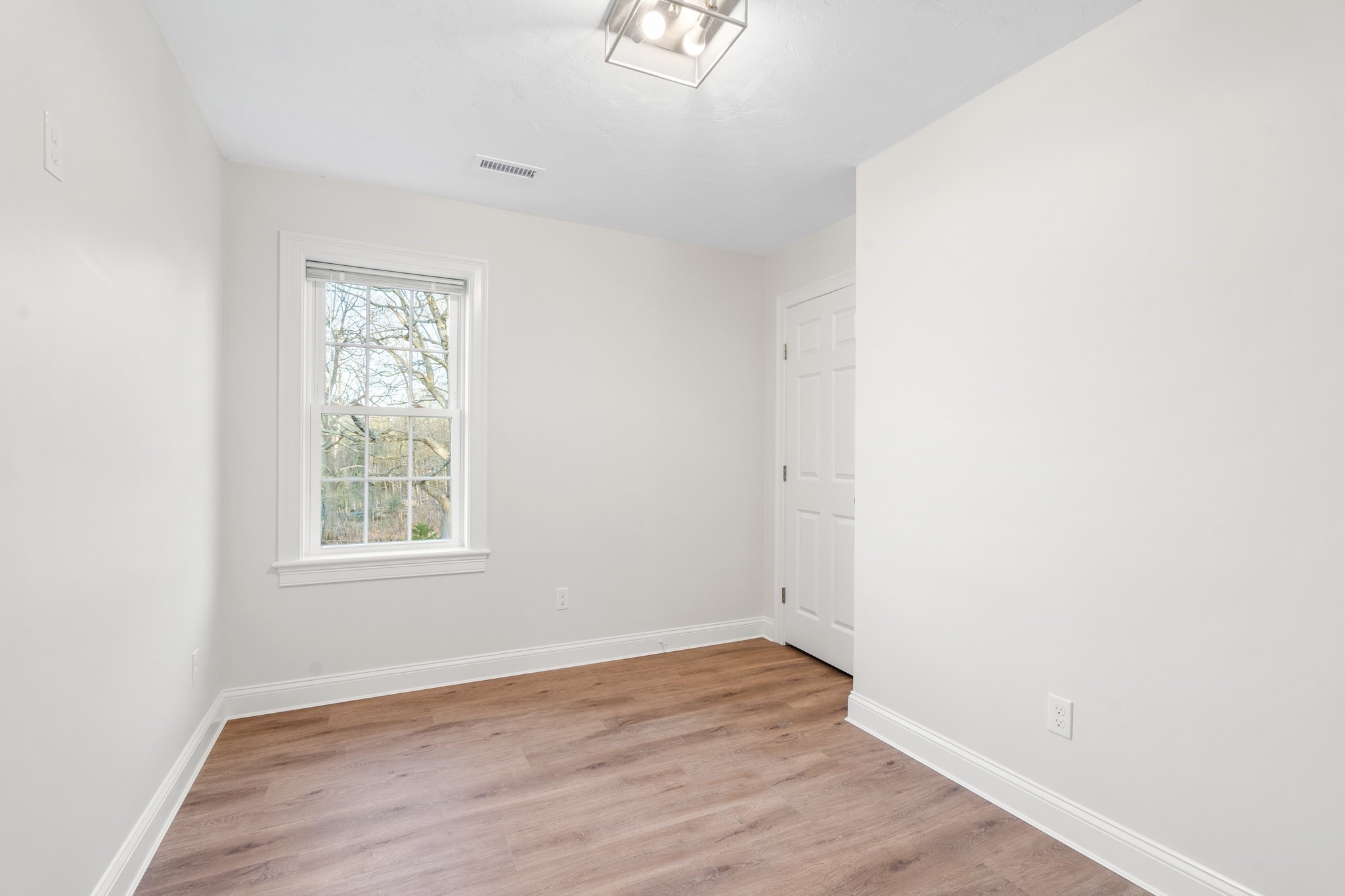 57 Maple Ave # D Property Photo 13