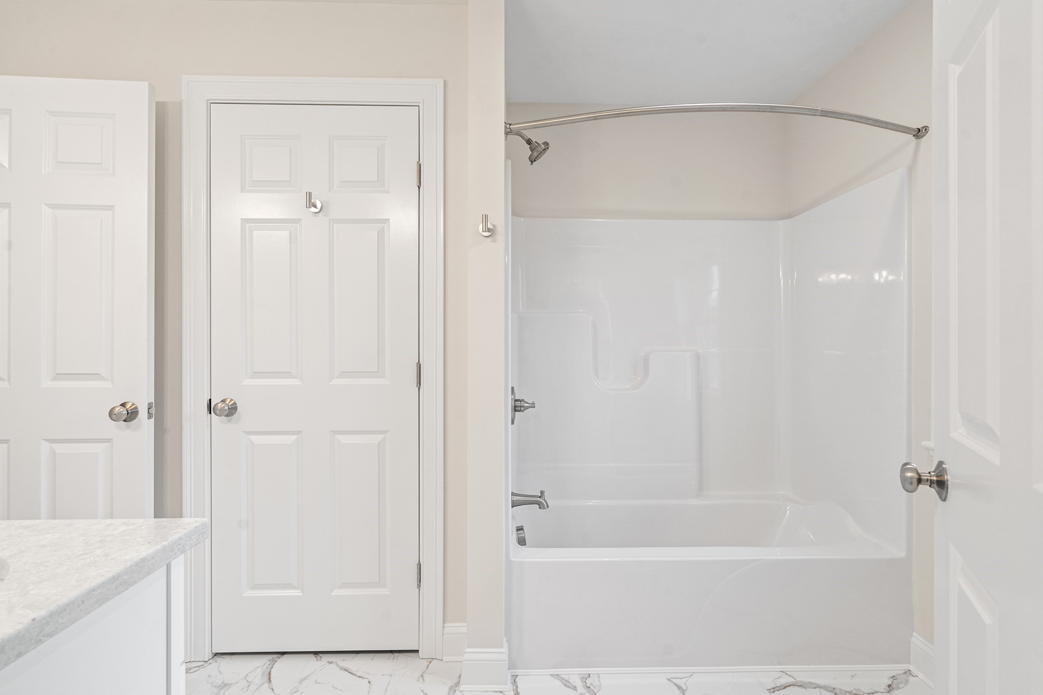 57 Maple Ave # D Property Photo 15