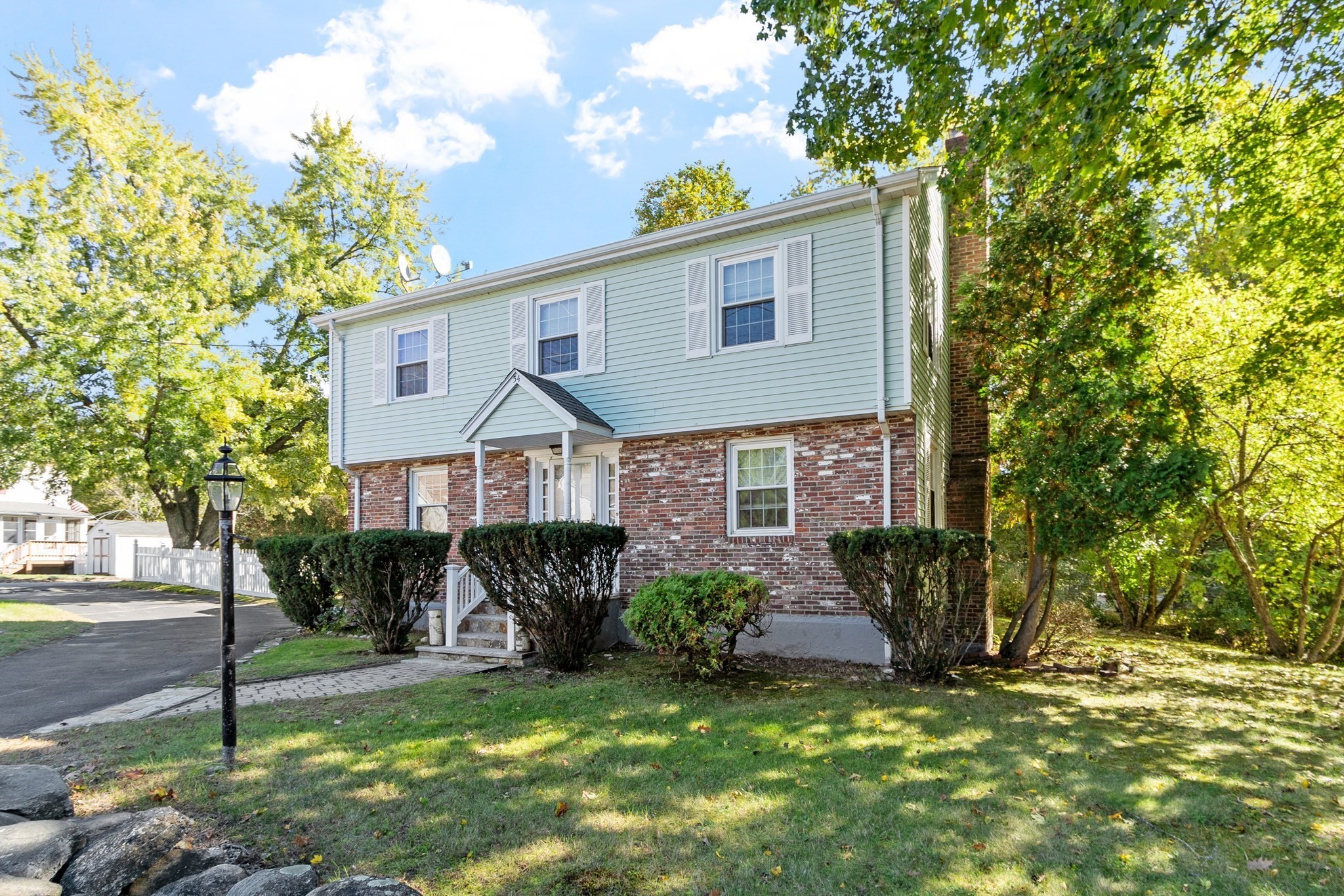 54 River St