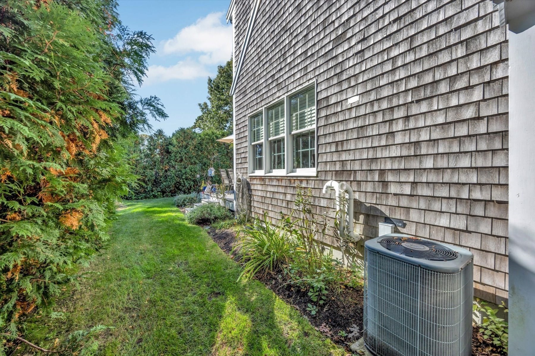 13 Nightingale Dr Property Photo 4
