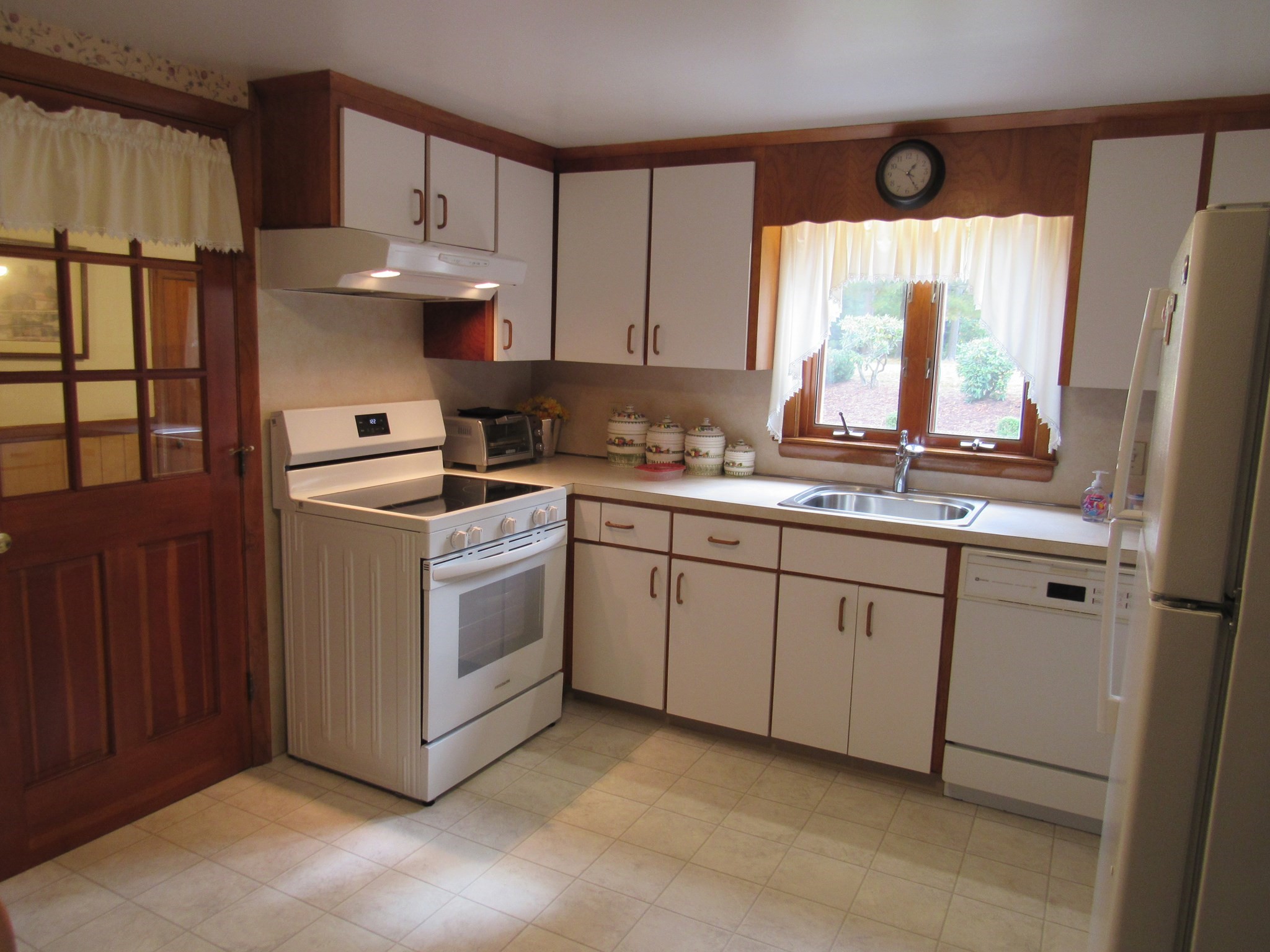 14 Pinegrove Rd Property Photo 8